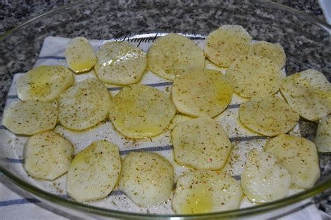 Mi Diversión En La Cocina Dorada Al Horno Con Patatas