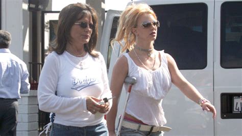 Britney Spears Mom Lynne Reacts To Wedding After Not Being Invited Hollywood Life
