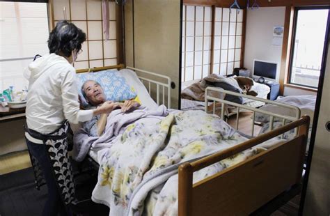 Morte Solitária A Dura Realidade Dos Idosos No Japão