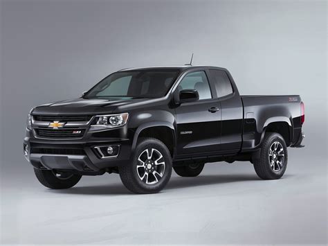 It is available in 4 colors, 2 variants, 2 engine, and 2 transmissions. 2016 Chevrolet Colorado - Price, Photos, Reviews & Features