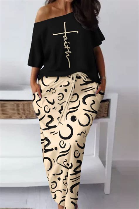 Wholesale Black And White Casual Print Basic Oblique Collar Half Sleeve