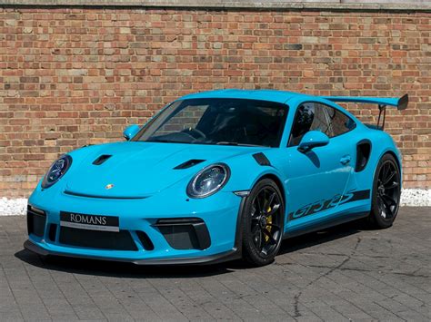 With a great drivers spec to include, club sport package, ceramic brakes (pccb), full bucket. 2018 Used Porsche 911 Gt3 Rs | Miami Blue