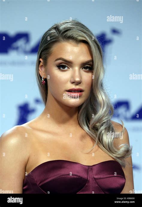 2017 Mtv Video Music Awards Featuring Alissa Violet Where Inglewood