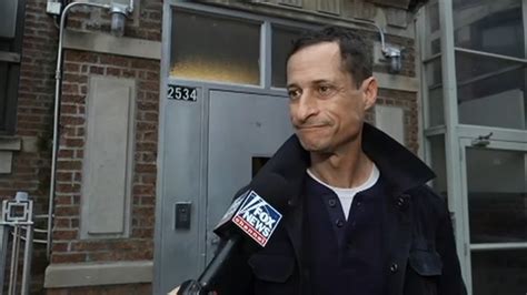 anthony weiner sentenced to 21 months in prison in sexting case abc7 new york