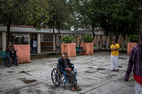 Ex Patients Police Mexicos Mental Health System The New York Times