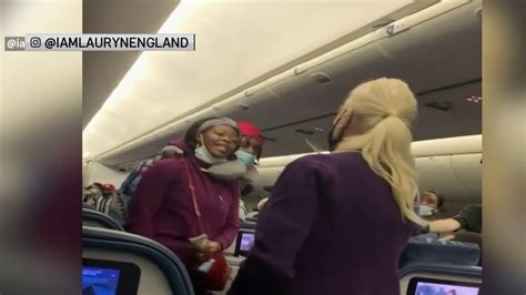 Caught On Camera Delta Passenger Punches Flight Attendant At Mia Nbc