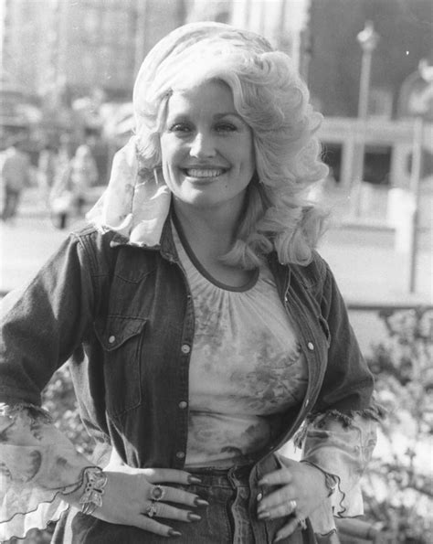 Young Dolly Parton Pictures Popsugar Celebrity Photo 5