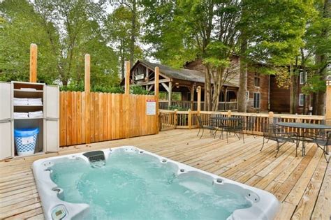 Treetopper Lodge ⋆ Forrest Hills Resort
