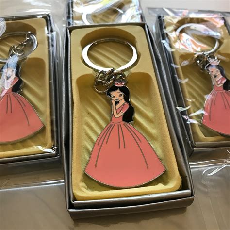 Variedad De Recuerdos De Quinceañera Para Regalar En La Fiesta El