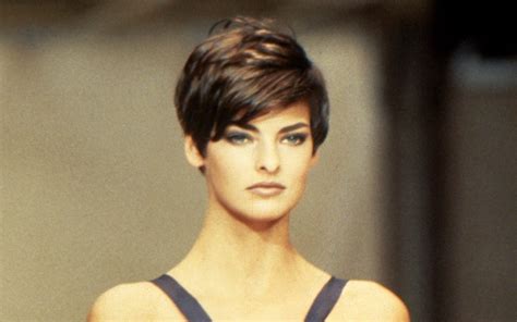 Black is her signature hair color. Demi Moore Haircut In Ghost - Top Hairstyle Trends The ...