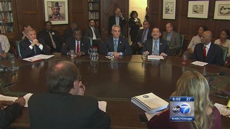 Chicagos Mayoral Candidates Debate Before Tribune Editorial Board
