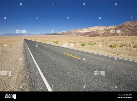 Long Open Desert Highway Nevada Usa Stock Photo Alamy