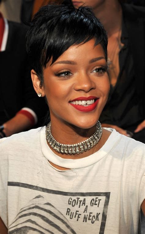 Rihanna From Beauty Police The 2013 Mtv Video Music Awards Red Carpet