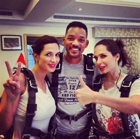 Check spelling or type a new query. Will Smith skydiving in Dubai - pictures - What's On