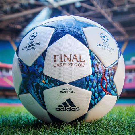 See kahn heroics in 2001 final! adidas Final Cardiff 2017: El balón oficial de la ...