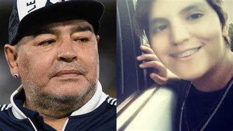 Apareció Otra Supuesta Hija De Maradona Juega Al Fútbol Con La