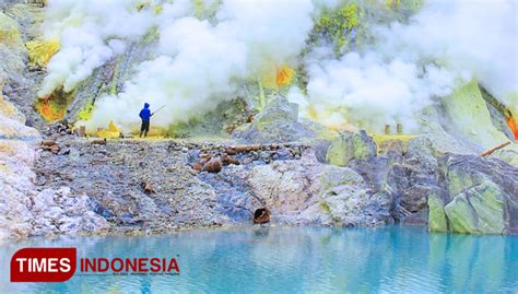 jatuh ke belerang panas tour guide kawah gunung ijen meninggal times indonesia
