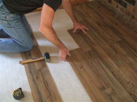 Floor installation kit (spacers, tapping block and pull bar). How to Install Laminate Flooring
