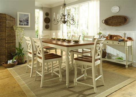 30 Rugs That Showcase Their Power Under the Dining Table