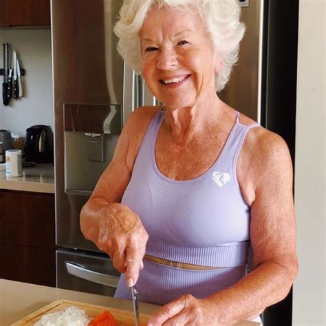 Albums 102 Pictures What Does The Average 75 Year Old Woman Look Like Superb 092023