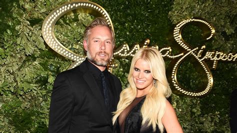 jessica simpson smooches hubby eric johnson in sweet pda pic entertainment tonight