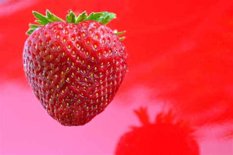 1280x720 wallpaper | strawberry fruit | Peakpx