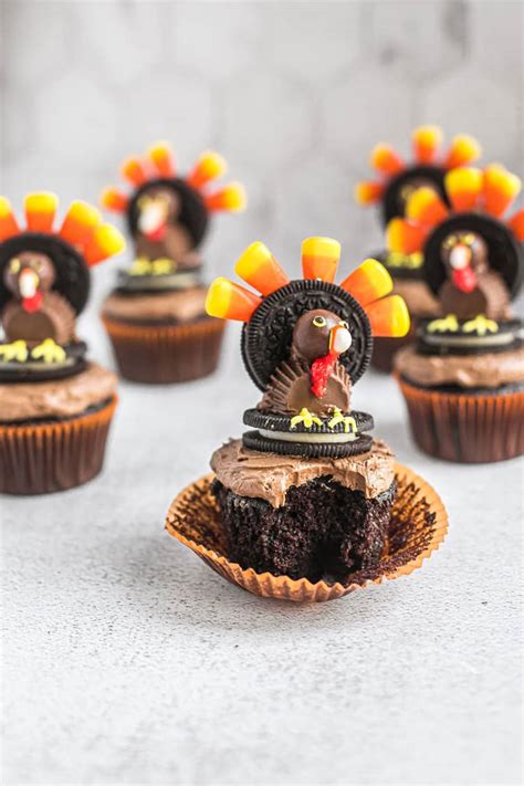 thanksgiving turkey cupcakes brown eyed baker