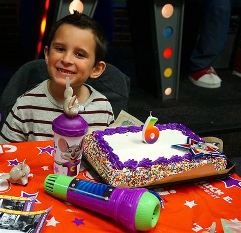Bigger Better Birthday Parties At Chuck E Cheese Happiness Is Homemade