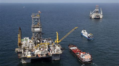 Rig Owner Transocean To Pay 14b Over Role In Massive Gulf Oil Spill