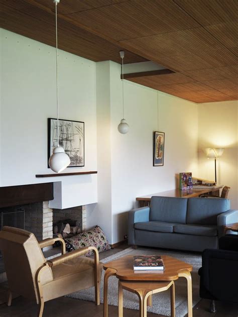It was commissioned by a prominent french art dealer in 1956 to accommodate his private life and public art viewings. Inside Maison Louis Carré by Alvar Aalto | Bauhaus ...