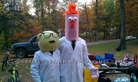 Coolest Homemade Bunsen And Beaker Couple Costume