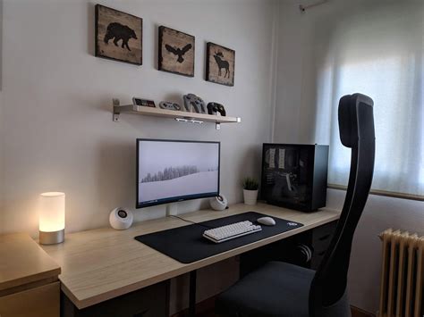 Focusing On Simplicity Battlestations Office In 2019 Home Office