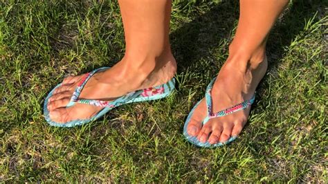 The Ten Best Flip Flops For Summer Momtrends