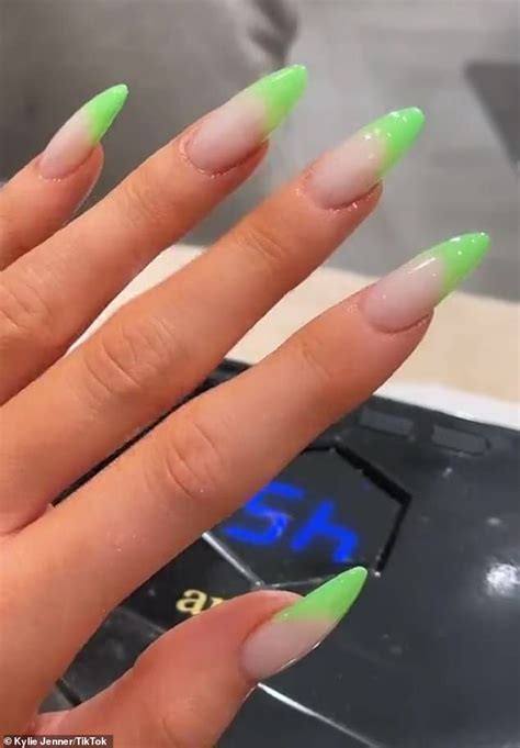 Kylie Jenner Goes From Glam To Goodnight Green Nails Gel Nails