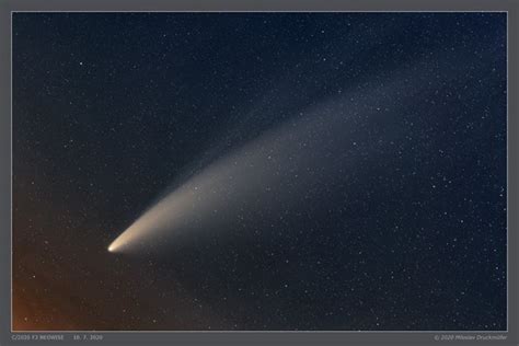The Tails Of Comet Neowise July 11 2020 Via Nasa Comet Neowise C2020