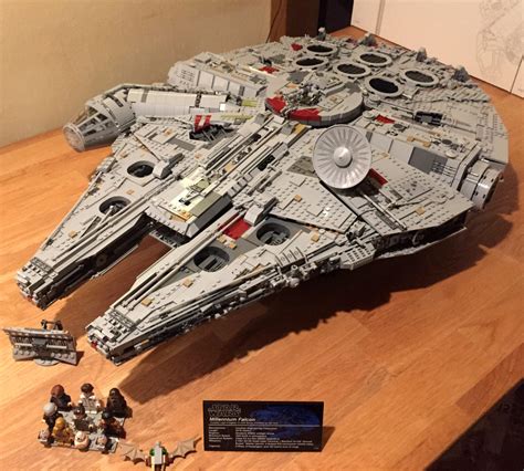 Lego Star Wars Ucs Millennium Falcon 75192 Fertig Zusammengebaut