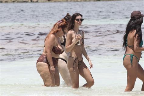 Emily Ratajkowski And Friends In Bikinis At A Beach In Mexico 0605