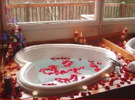A hotel room with its own private jacuzzi is a true luxury, and is found only in certain suites at some of mallorca's best hotels. 15 Romantic jacuzzi suites - Home Decor