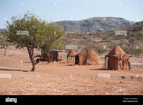 Himba Tribe Kaokoveld Namibia Hi Res Stock Photography And Images Alamy