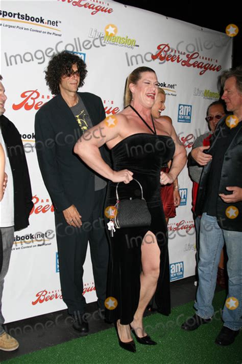 Photos And Pictures Nyc 091306 Nicole Bass And Howard Stern At The Premiere Of The New Movie