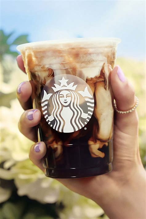 Starbucks New Drink Iced Toasted Vanilla Oatmilk Shaken Espresso