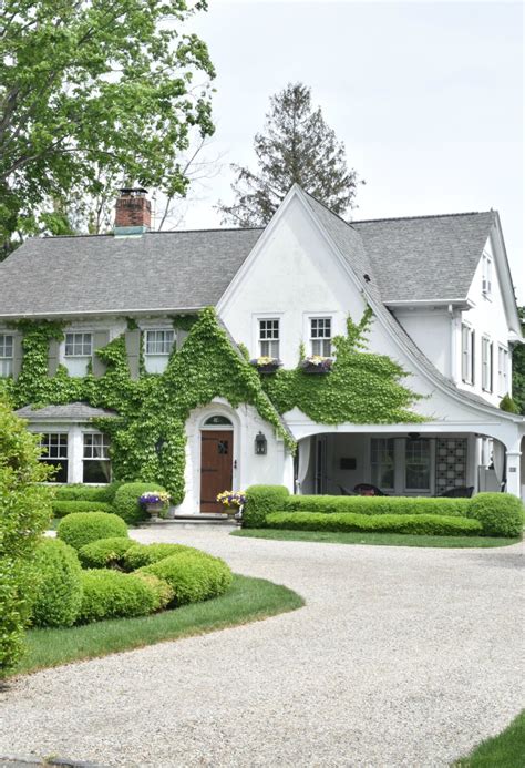 Neutral colours tend to be very light hues of colours, and most often they are colours you would associate with things that are calm. New England Homes- Exterior Paint Color Ideas - Nesting ...