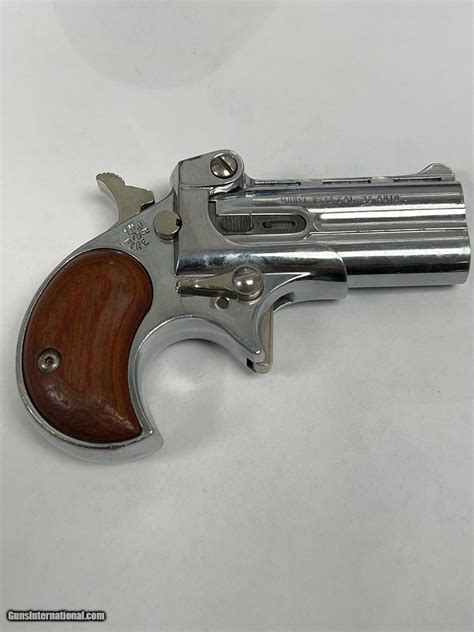DAVIS INDUSTRIES D-32 DERRINGER OVER AND UNDER