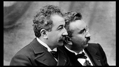 Un día como hoy en 1895 Louis y Auguste Lumiére presentan en el Gran
