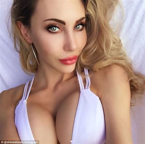 Chloe Lattanzi States Shes Not A Slave To Her Phone Daily Mail Online