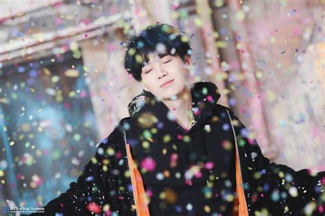 BTS YOU NEVER WALK ALONE Suga 6 Suga Yoongi Bts Foto Bts