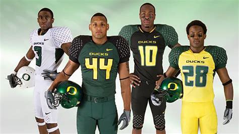 Oregon Ducks Unveil New Nike Football Uniforms Sportslogosnet News