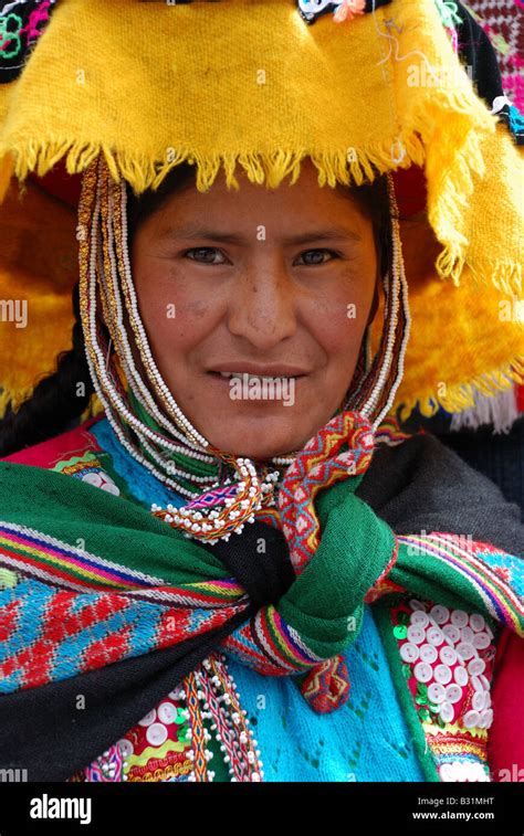 Peru Indigenous Peruvian Woman At Cuzco Festival Stock Photo Alamy