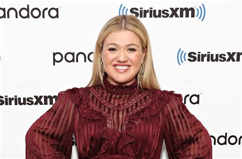 Kelly Clarkson Casually Confirms That She Has An Extremely Active Sex Life