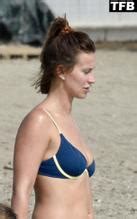 Ferne McCann Sexy Seen Showing Off Her Hot Bikini Body At The Beach In Marbella AZNude